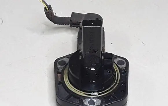 Volkswagen Golf IV Oil level dip stick 1J0907660B