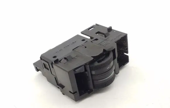Seat Leon (1P) Headlight level height control switch 5P0919094A