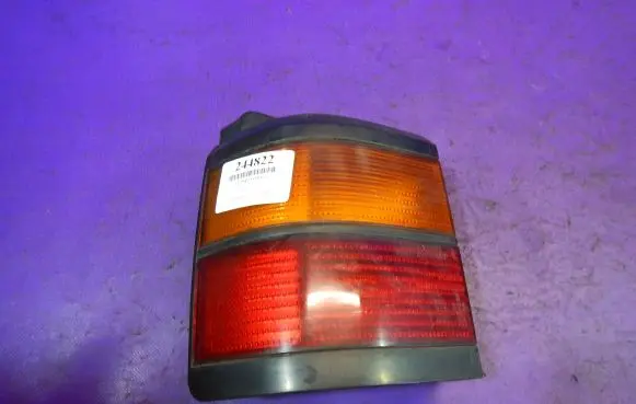 Volkswagen PASSAT B3 Rear/tail lights 333945111