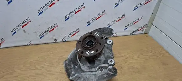 Front wheel hub
