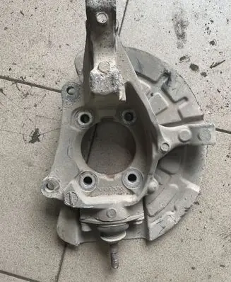 Volvo S60 Front wheel hub spindle knuckle