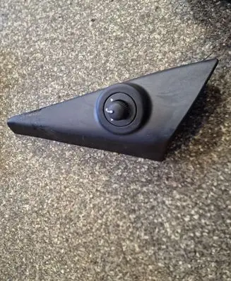 Fiat 500L Wing mirror switch