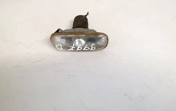 Audi A4 S4 B6 8E 8H Front fender indicator light 8e0949127