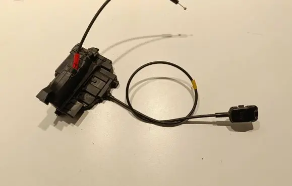 Renault Kangoo I Front door lock 8200497604D