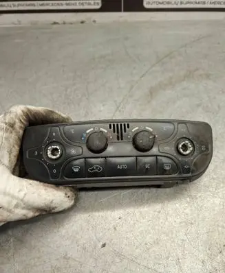 Mercedes-Benz C W203 Climate control unit A2038300785