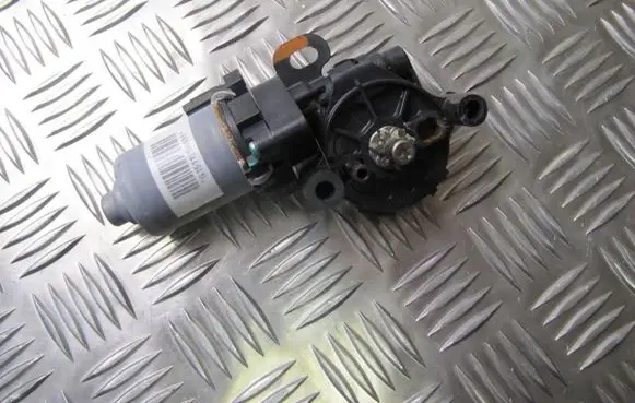 Lexus RX 330 - 350 - 400H Seat adjustment motor 43944010400 V654T