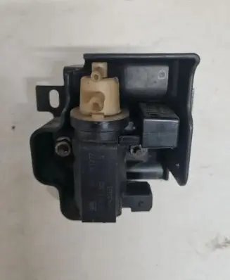 Opel Insignia A Turbo solenoid valve 55573362