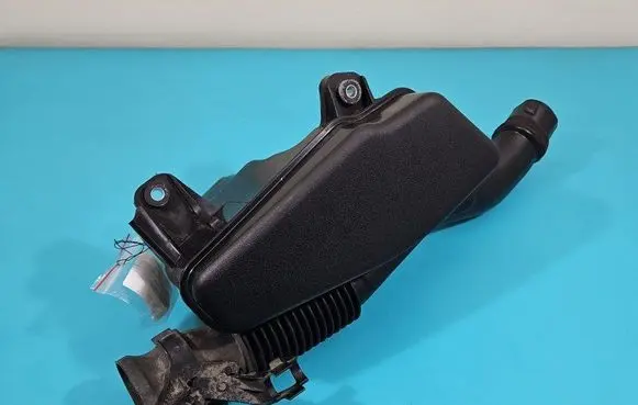 Intake resonator