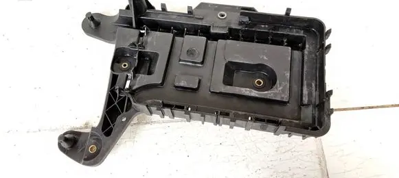 Volkswagen Touran II Battery tray 1K0915333