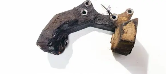Suzuki Grand Vitara II Engine mount bracket