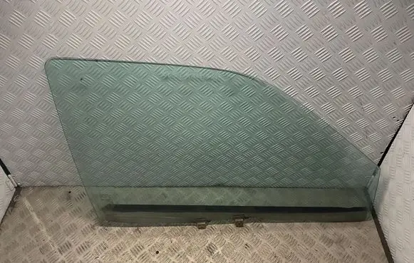 Opel Frontera B Front door window glass four-door