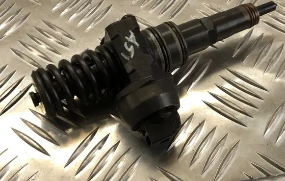 Skoda Fabia Mk1 (6Y) Fuel injector 414720215