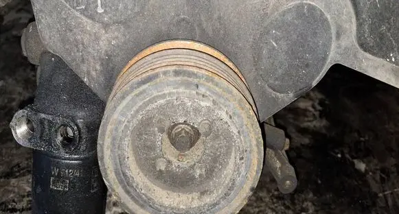 Opel Astra G Crankshaft pulley 