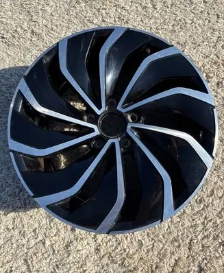 Volkswagen Golf VIII R17 alloy rim 5H0601025D