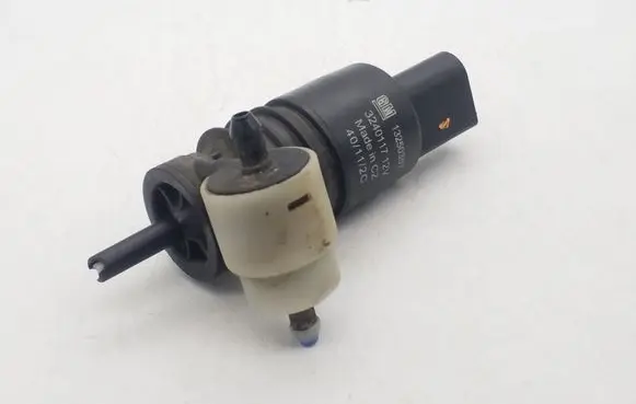 Buick Encore I Windscreen/windshield washer pump 13250357 3240117