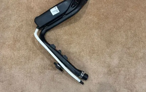 Citroen C3 Aircross Fuel tank filler neck pipe 9833536880