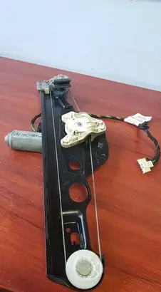 Mercedes-Benz E W211 Rear door window regulator with motor 2117300146