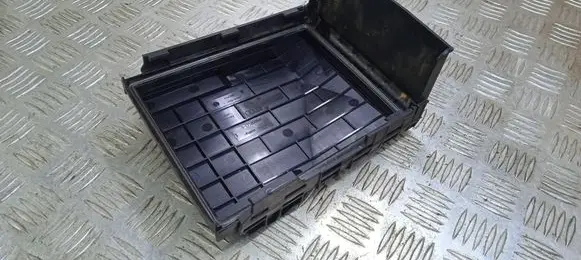 Audi TT TTS Mk2 Fuse box cover 1K0937132