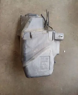 Opel Zafira C Windshield washer fluid reservoir/tank 13260590 400406195