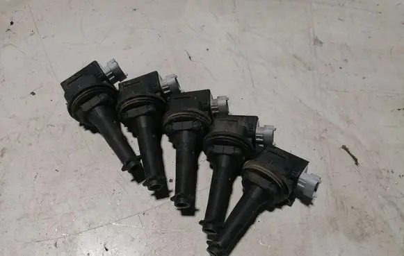 High voltage ignition coil