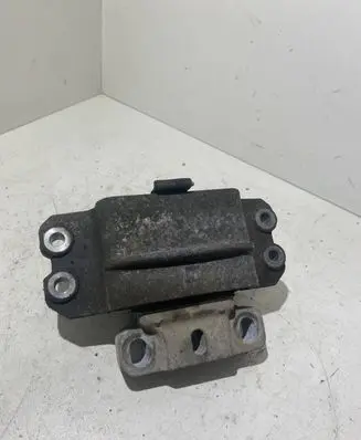 Skoda Octavia Mk2 (1Z) Engine mount bracket 1K0199555