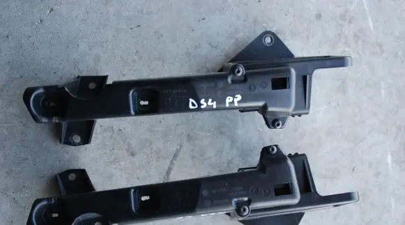 Citroen DS4 Fender mounting bracket
