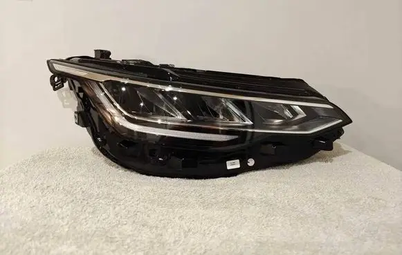 Volkswagen Golf VIII Headlight/headlamp 5H1941006A