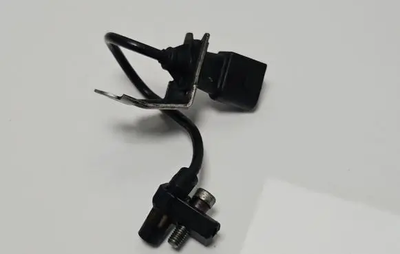 BMW X5 E70 Crankshaft position sensor 0281002477