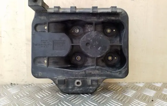 Battery tray