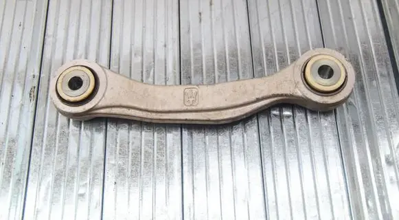 Rear upper control arm/wishbone
