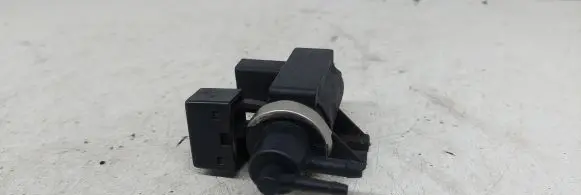 Audi A4 S4 B6 8E 8H Turbo solenoid valve