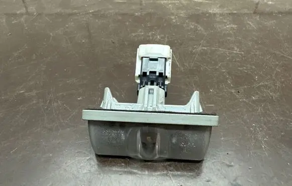 Toyota Prius (XW50) Number plate light A045053 13915 33193