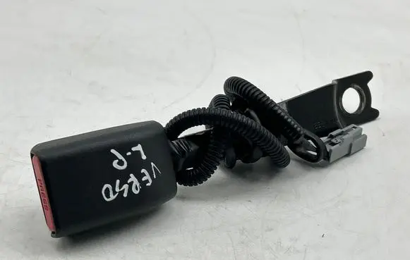 Toyota Verso Front seatbelt buckle