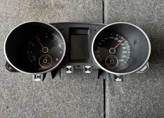 Volkswagen Golf VI Speedometer (instrument cluster) 5K0920870D 0905021108
