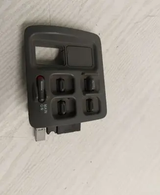 Honda CR-V Electric window control switch M17432
