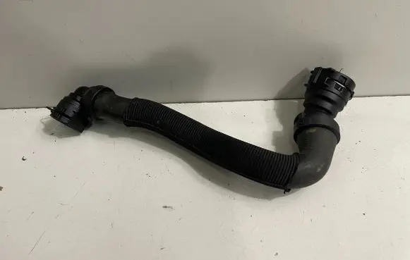 BMW 5 G30 G31 Engine coolant pipe/hose 9299619