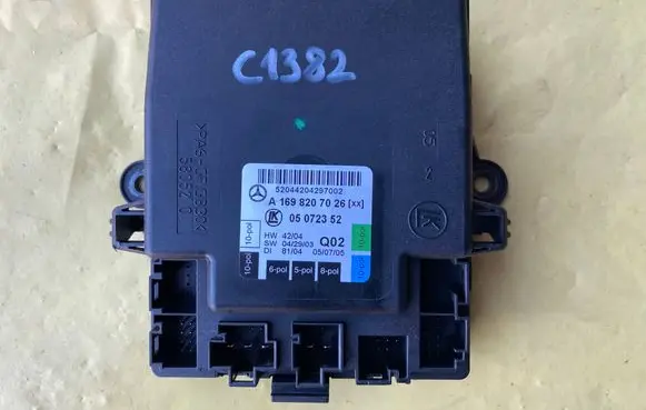 Mercedes-Benz A W169 Door control unit/module A1698207026 05072352