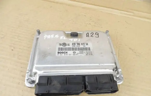 Volkswagen PASSAT B5.5 Engine control unit/module 038906019GQ 28SA5628 0281010941