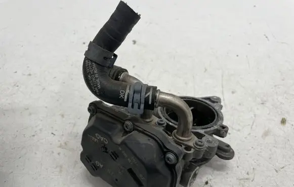 Volkswagen Golf VII Engine shut-off valve 04L128063N