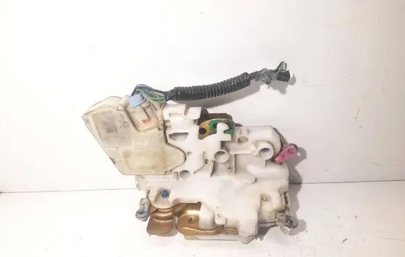 Nissan Navara D22 Front door lock