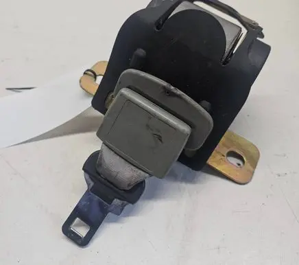 Renault Scenic I Middle seatbelt (rear) 045042