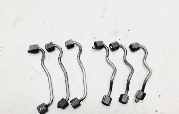 BMW 7 E65 E66 Fuel injector supply line/pipe 