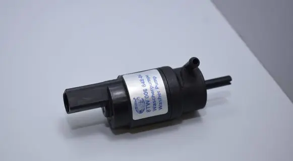 BMW 5 E39 Headlight washer spray nozzle