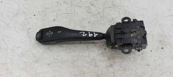 BMW 5 E39 Indicator stalk 8363668K 0110401025