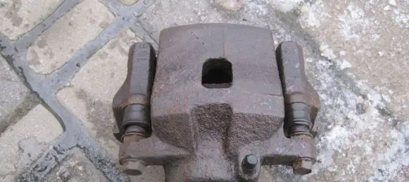 Toyota RAV 4 (XA20) Front brake caliper 4773042040