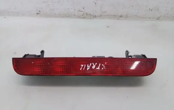 Nissan X-Trail T30 Third/center stoplight