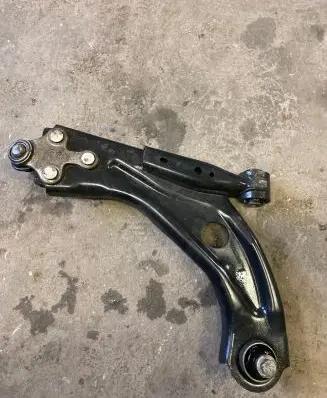 Peugeot Rifter Front control arm 983822