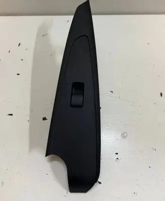 Mazda 2 Electric window control switch D09H66370 DB5J684
