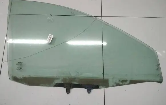 Nissan Almera Tino Front door window glass four-door as2