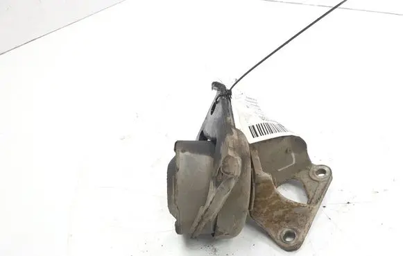 Toyota FJ cruiser Engine mounting bracket 4.0 V6